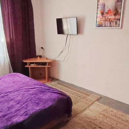 Apartment On Vadim Hetman Street 38 - Industrial Bridge Kiev Ngoại thất bức ảnh
